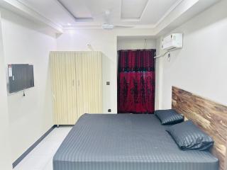 Royal Hotel - 6