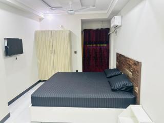 Royal Hotel - Islamabad - 4