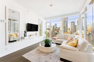 Modern 2BR Condo in Trendy Yaletown with Balcony Views - 7