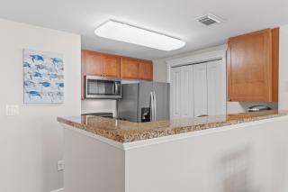 Waterscape B610 - Beach & Lazy River Views - Free Beach Service! - 1