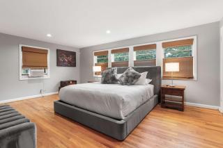 Sojourn Beautiful Family Home with Beach Access & Backyard - 7