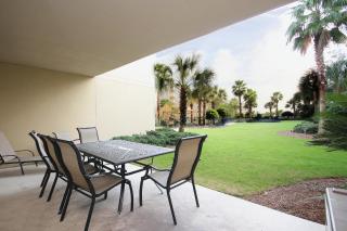 Waterscape C205 - Ground Level Walk Out to Water Oasis - Free Beach Service - 5