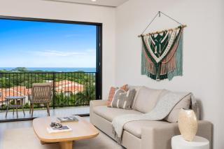 Villa Elena, Ocean Views & Tropical Gardens - 3