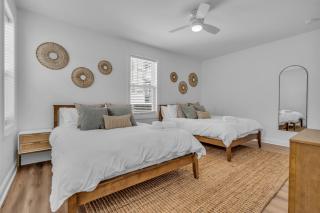 1luxury Hot Tub, Game Room, Rooftop Deck Bay Views - 5