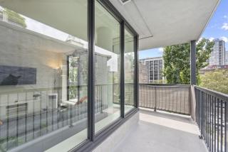 Trendy 2 Bedroom Suite Close to SkyTrain and Seawall - 3