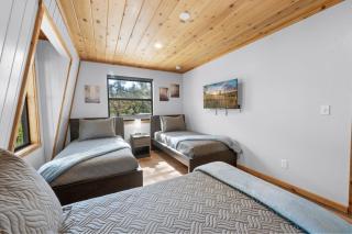 Centrally Located Game Room EV 5 Min to Slopes - Big Bear Lake - 3