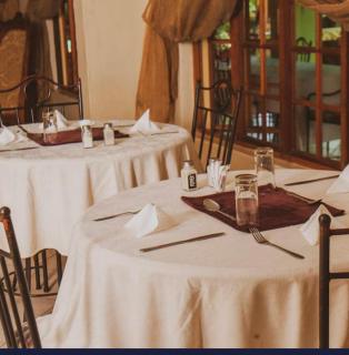 WoodHorse Lodge - - 1