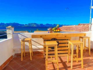 Sea-view holiday home with private pool - 5