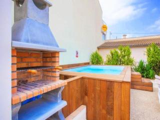 Sea-view holiday home with private pool - 3