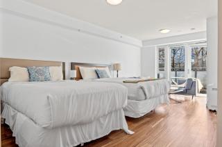 Large 3-Bedroom Townhouse with Private Entry - Vancouver - 5
