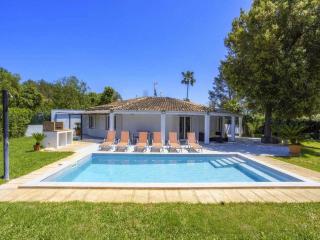 Charming Casa Encinar in Tranquil Residential Area - 3
