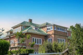 SaffronStays Awakening, Srinagar - Heritage family suite, Khattamband ceilings, lawns, Kashmiri cuisine-near Jhelum & airport - 1