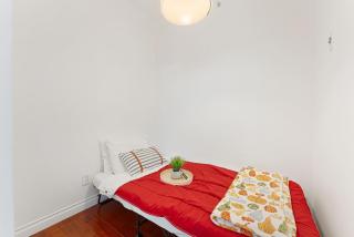 Spacious 3BR Townhouse with Modern Design in Downtown Vancouver - 3