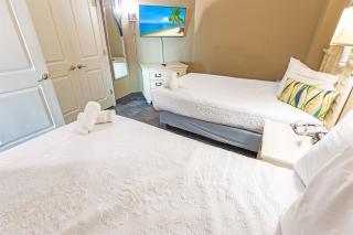 Direct Oceanfront w Nice Decor, Modern Low Floor! - Myrtle Beach - 4