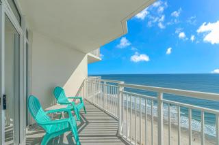 Beach condo w balcony, pools & hot tubs - 9