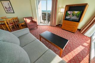Large Oceanview, Boardwalk Central Great Location! - 4