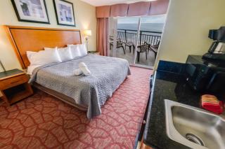 Pools, direct oceanfront studio, king bed! - Myrtle Beach - 6