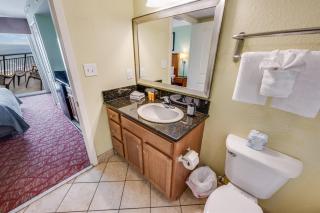 Pools, direct oceanfront studio, king bed! - Myrtle Beach - 2