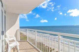 Beachfront condo w balcony & hot tubs - 0