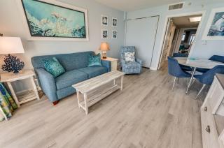King 1 BR Bay Watch,Nice Direct Ocean Front,Pools! - 6