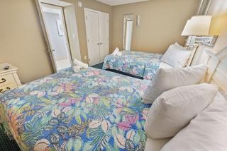 8th Floor Stunning Views, Contemporary Oceanfront! - Myrtle Beach - 4