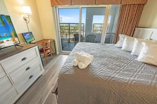 2BR Pools, Direct Oceanfront Views, Handicap, Nice - 1