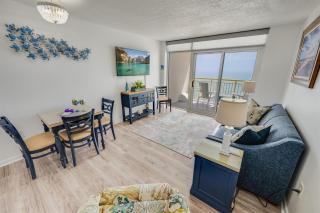 Direct Ocean Front, 1 BR Bay Watch,Pools-King Bed! - 5