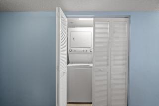 NEW Baywatch Renovated w Direct Oceanfront Views! - 2