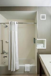 Courtyard by Marriott Columbus OSU - 4