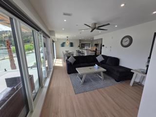 Premium Deluxe PeachView Suites 3BR - 4
