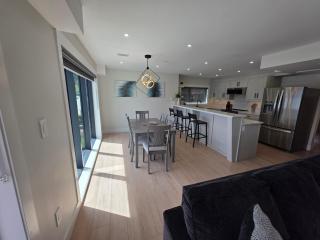 Premium Deluxe PeachView Suites 3BR - 5