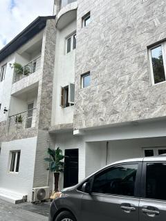 Luxury 1&2 Bedrooms Apartment in Adeniyi Jones, Ikeja, Lagos' Close to GRA, Computer Village International Airport, FULL DAY Power, Fast WiFi - 6