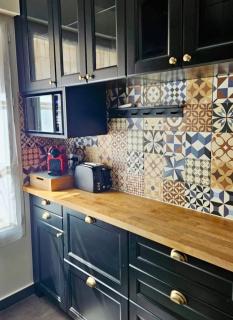 Charming 3BR Apartment with Loggia close to Paris - 5