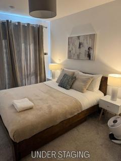 Grover Court - Modern Stay with Free Gated Parking & WiFi - 7