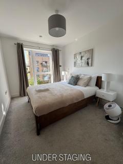 Grover Court - Modern Stay with Free Gated Parking & WiFi - 1