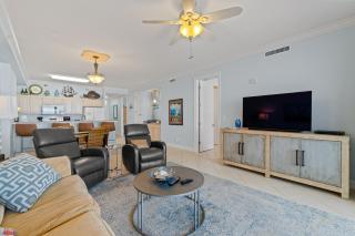 Grand Pointe 713 - 4