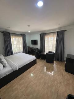 Noah's Ark Hotel & Suites - 8