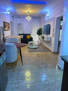 Luxury 1&2 Bedrooms Apartment Ikeja Lagos Core, Family, Business, Leisure, 24h Power&Water, Fast WiFi, Two Balconies, Spacious Living, Easy Transport,Just 10min to GRA&SHOPRITE - 1