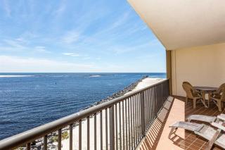Grand Pointe 402 - 6