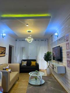 Luxury 1&2 Bedrooms Apartment Ikeja Lagos Core, Family, Business, Leisure, 24h Power&Water, Fast WiFi, Two Balconies, Spacious Living, Easy Transport,Just 10min to GRA&SHOPRITE - 2