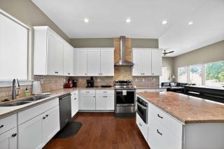 Hill Country Retreat & Casita - 3