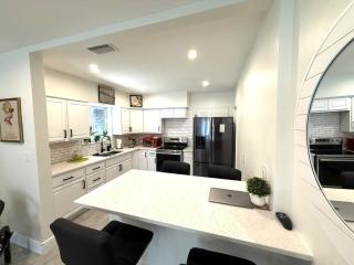 The Pines Hideaway-Your Home Away from Home - 4