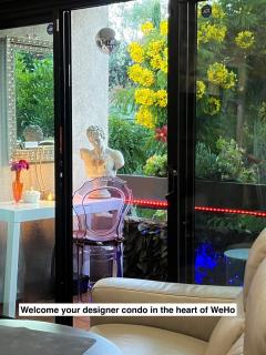 Updated Gorgeous studio condo in West Hollywood with Pool - 2