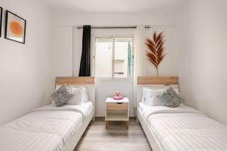 Air-conditioned house with internet near shops - 8