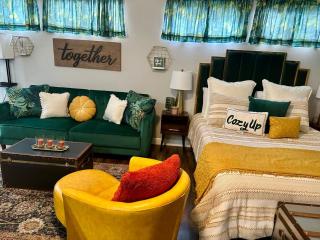 Cozy full studio In-law suite - 6