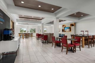 Holiday Inn Express Hotel & Suites Marina by IHG - 2