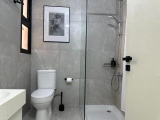 Modern City Apartment - Larnaca - 5