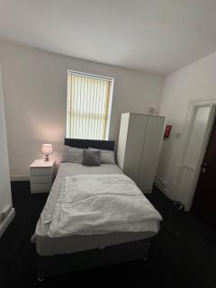 The Cozy House - Wolverhampton - 9