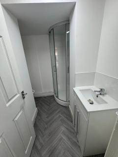 The Cozy House - Wolverhampton - 3