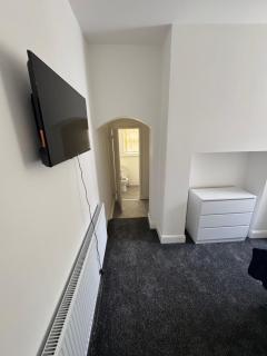 The Cozy House - Wolverhampton - 2
